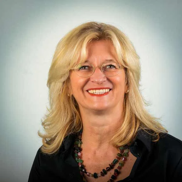 Aleksandra Vokner, Augenoptikermeisterin & Hörakustikermeisterin, ADLER Optik & Akustik